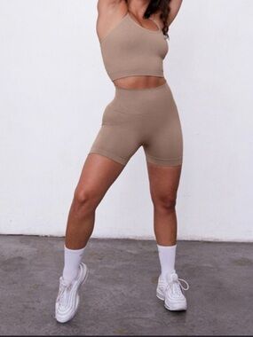 SET Active Sculpt Flex bike shorts sand size small